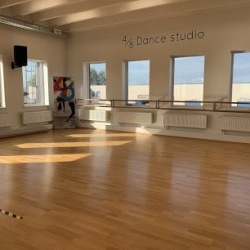 4/8 Dance studio