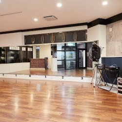 DANCE STUDIO 135