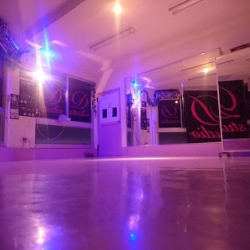 DANCE SCHOOL D STUDIO