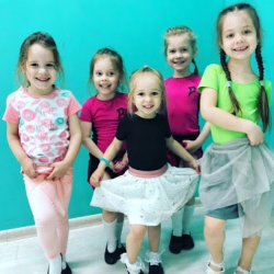 Mira, Танцевальный Центр