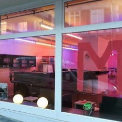 Dance School Move Me!