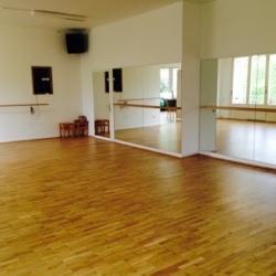 STEP BY STEP Studio für Tanz und Bewegung - Sibylle Schöllkopf