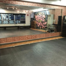 Dance Studio C4(ダンススタジオC４)