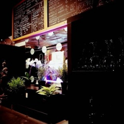 Cosy Montreal, Milonga Tango, Chango Salsa Colombienne, bachata Nights, Jive, Yoga.